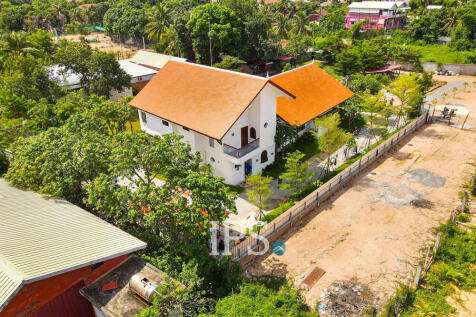 4 Bedroom Villa For Sale - Sala Kamreuk, Siem Reap