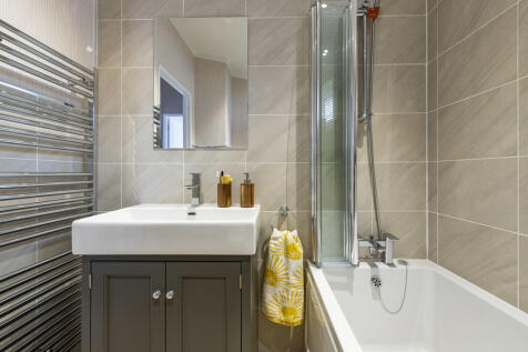 Omar Alderney Bat...