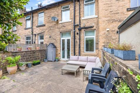 Rear Garden 2.jpg