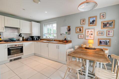 49 Hough Way-6.jpg