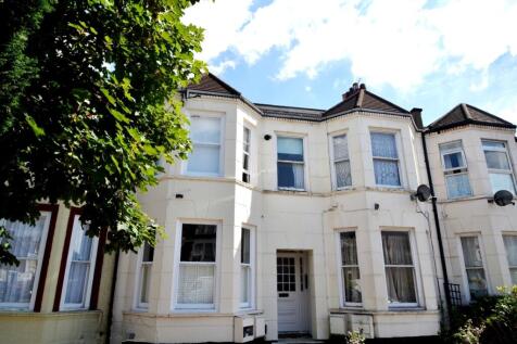 Studio flat on Hither Green Lane Lewisham SE13, £1,375/mo