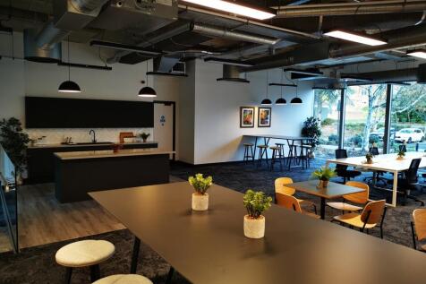 Office to rent Image 4