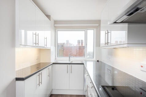 2-bed flat on Spacious 2-Bedroom, 2-Bathroom Apartment | Eaton Manor, Hove, £1,920/mo