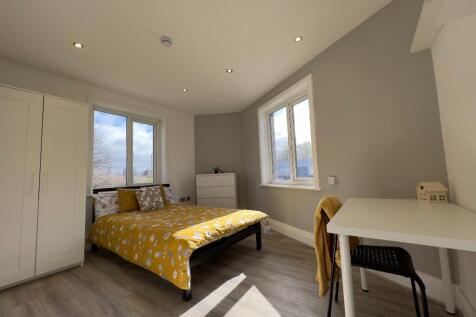2, Tong Road, Leeds, West Yorkshire, LS12 photo 3