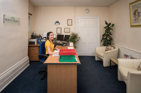 reception area (unmanned) 