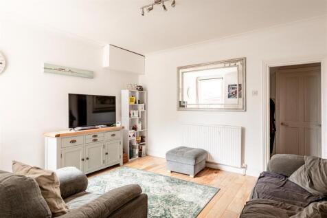 39 Mill Green Road-3.jpg
