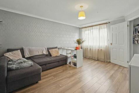 Living Area - Ang...