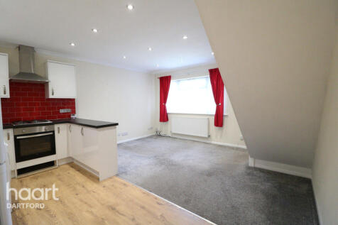 1-bed terraced on Knights Manor Way, Dartford, £1,250/mo