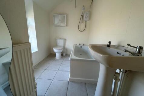 bathroom angle 2