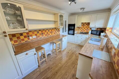 Redstone Drive, Heswall, Wirral photo 4