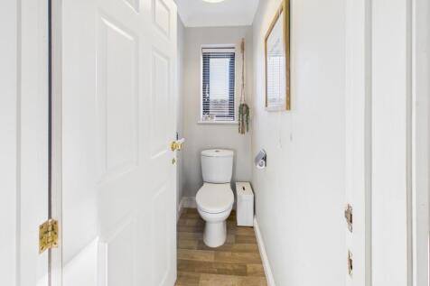 EweMove Spalding - Pinchbeck - WC