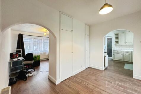 Wentworth Avenue, Luton, Bedfordshire, LU4 photo 5