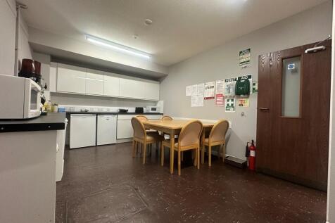 communal kitchen