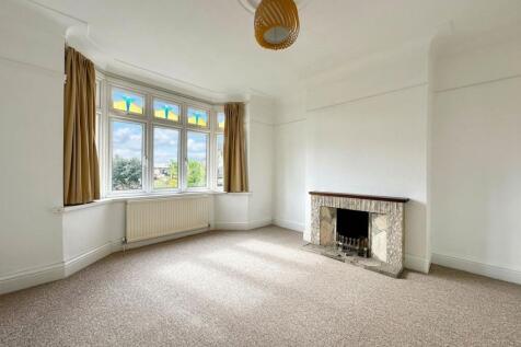 Badminton Road, Downend, BS16 6NW photo 4