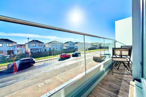 James McKechnie Avenue balcony