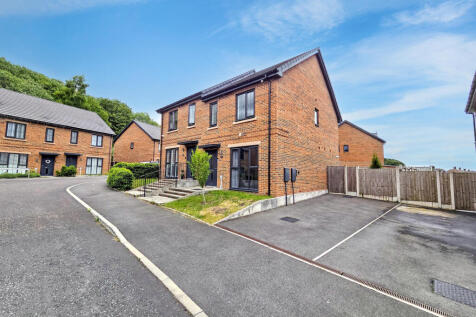 Lodgeside Avenue, Prestwich, Bury photo 2