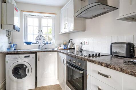 Tilford Street, Tilford, Farnham, Surrey, GU10 photo 4