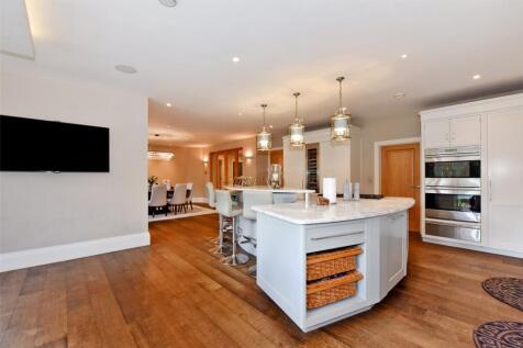 Oxshott Rise, Cobham, Surrey, KT11 photo 4
