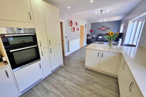 Kings Close, Staining, Blackpool photo 3