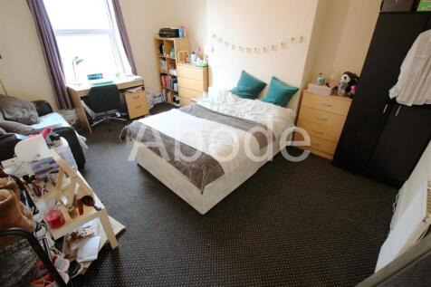Moorland Avenue, Hyde Park, Leeds photo 4