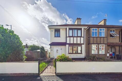 NEWLY REFURBISHED THREE-BEDROOM HOUSE