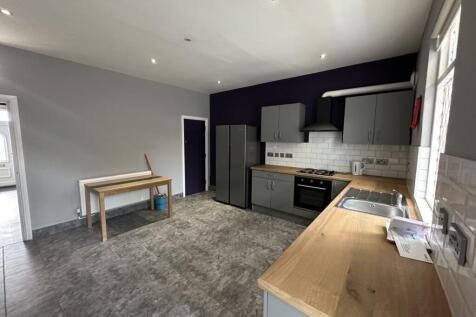 Park Road, Worsborough photo 5