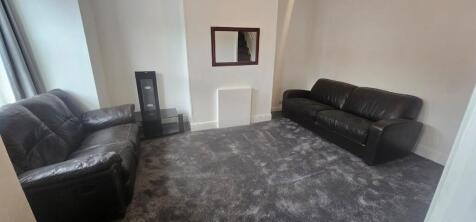 2-bed terraced on Bayswater Road, Leeds, West Yorkshire, LS8, £900/mo