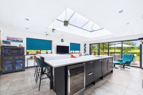 Open Plan Kitchen/Living/Dining Room