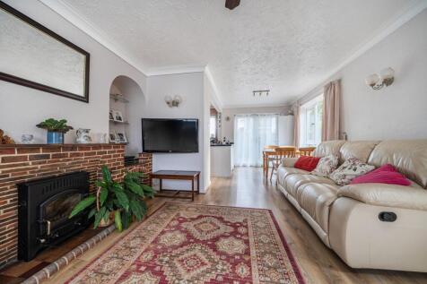 Sitting room/Dining room