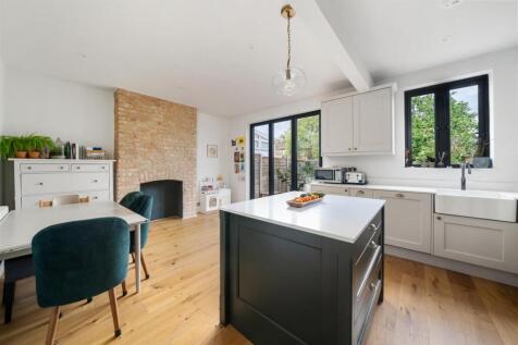 New Malden, KT3 - property photo