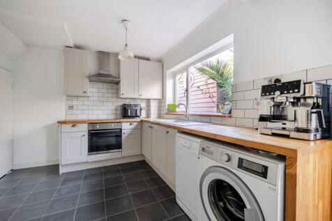 Meadcroft Close, Warsash, Southampton, Hampshire, SO31 photo 3