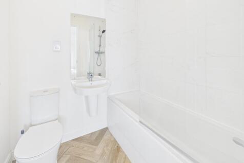 CAM02519G0-PR0335-STILL019