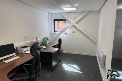 Business Park to rent Image 6