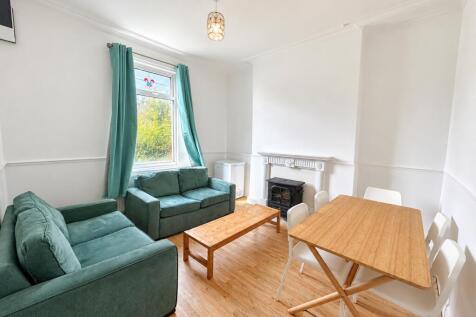 36 Holberry Gardens, Broomhall photo 4