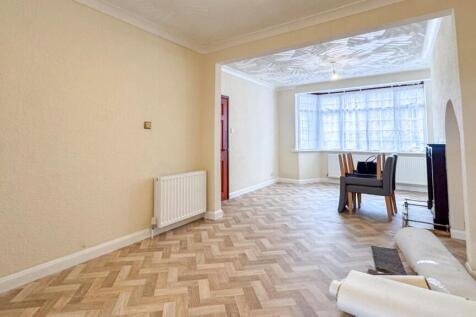 Hurst Drive, Waltham Cross photo 5
