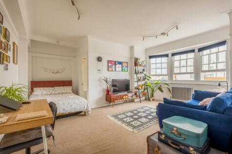 33 Astra House-5.jpg