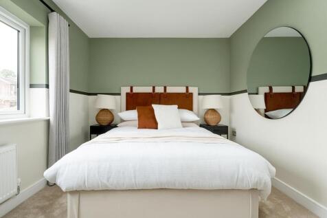 Double bedroom with ample storage space