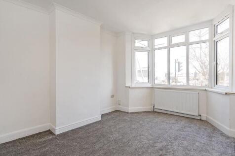 Living Room Lode 2.jpg