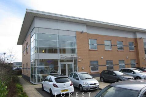 502 Centennial Park Elstree 1.JPG