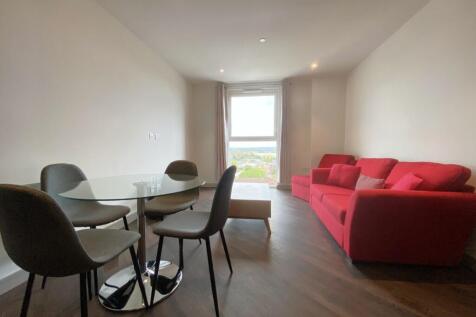 Eden Grove, Staines-upon-Thames, Surrey, TW18 photo 3