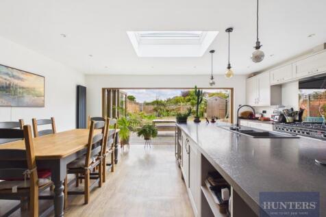 Kitchen / Dining / Snug
