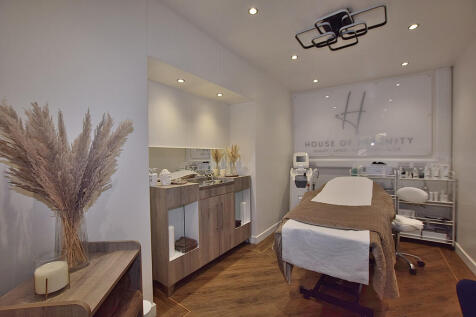 Commercial Property to rent Image 8