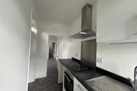 Wibsey Park Avenue, Bradford, West Yorkshire, BD6 photo 4