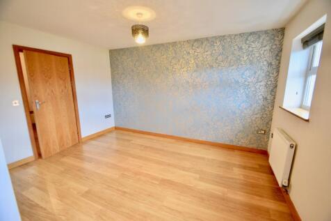 The Lawns, Yate, Bristol photo 4