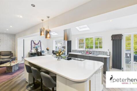 Open Plan Kitchen/Living &amp; Dining Area