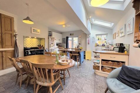LIVING DINING KITCHEN