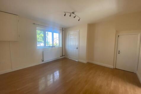 Moulton Close, Shepton Mallet photo 5