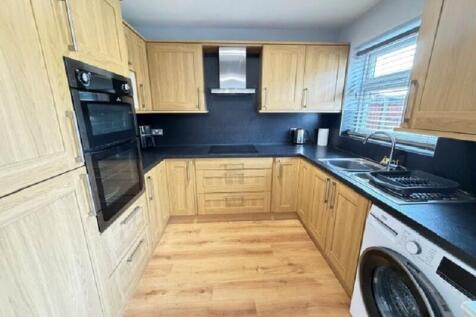 Hunts Cross Avenue, Liverpool, Merseyside. L25 8QS photo 3