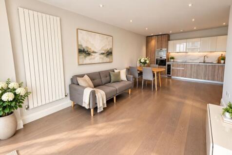 Queenshurst Square Kingston upon Thames KT2 photo 3
