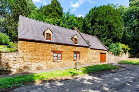 Banbury, OX15 - property photo